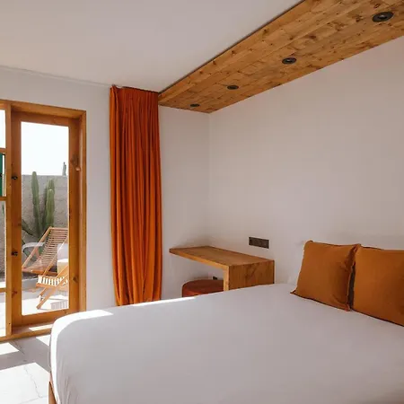 Canaryislandshost I Natural Villa Famara