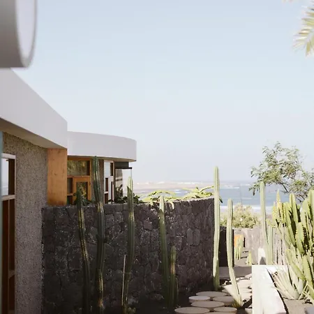 Canaryislandshost I Natural Villa Famara