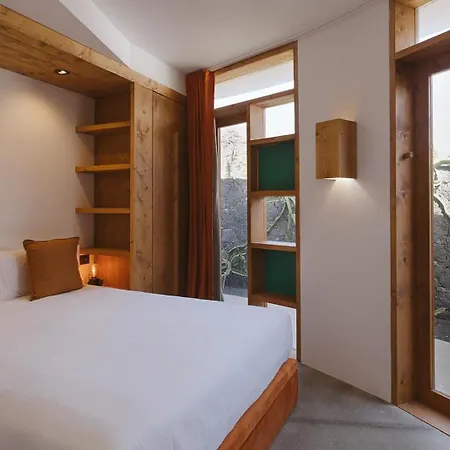 Canaryislandshost I Natural Villa Famara