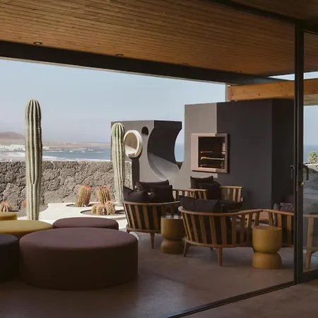 Canaryislandshost I Natural Villa Famara