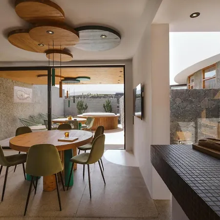 Canaryislandshost I Natural カレタ・デ・ファマラ